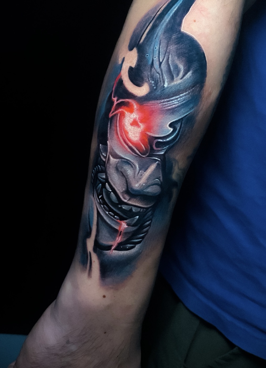 Ember Oni — built on true blacks and a clear contrast hierarchy. Those dark anchors are what the eye still locks onto years later, long after the finest detail has mellowed.